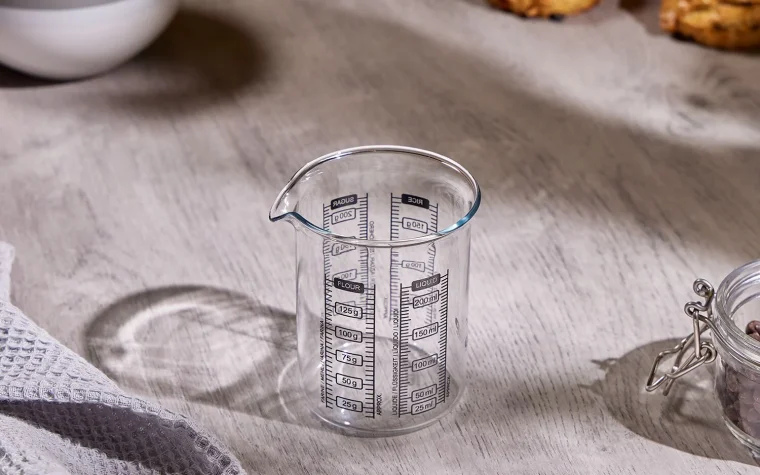 Oz to Quart: How Many Ounces Are in a Quart?